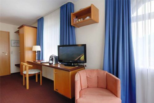 Hotel Motive, Zimmer, Detail/Wohnbereich, Einzelzimmer Schreibtisch