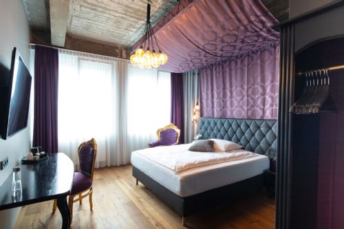 Hotel Motive, Zimmer, Doppelzimmer, Doppelzimmer Queensize Bett
