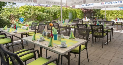 Frühstücks-Sommerterrasse