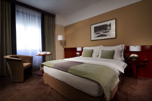 Hotel Motive, Zimmer Hotel Motive, Zimmer, Doppelzimmer, Comfort Zimmer - Queensize-Bett