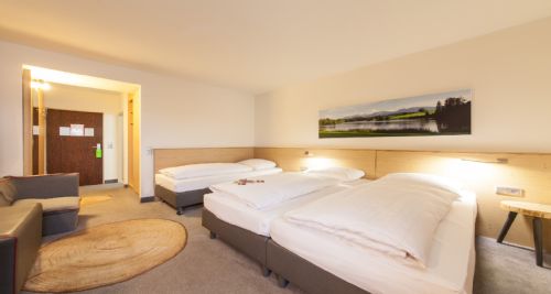 Hotel Motive, Zimmer, Twin-Zimmer, Dreibett-Standard