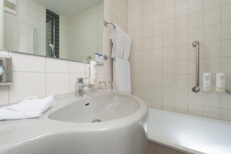 Hotel Motive, Zimmer, Bad, Badezimmer Badewanne