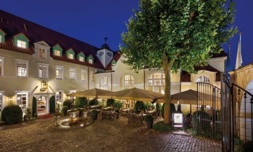 Innenhof und Terrasse